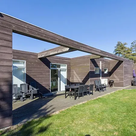 Three-bedroom Holiday In * Hals