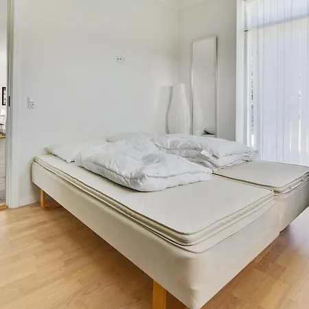 Holiday home Three-bedroom Holiday In Hals