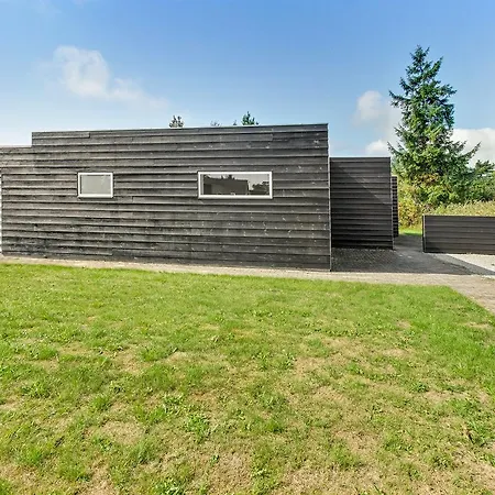 Holiday home Three-bedroom Holiday In