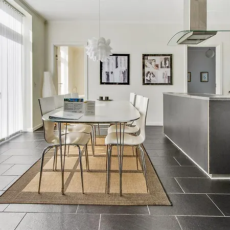 Three-bedroom Holiday In