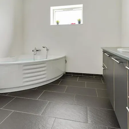 Three-bedroom Holiday In Holiday home Hals